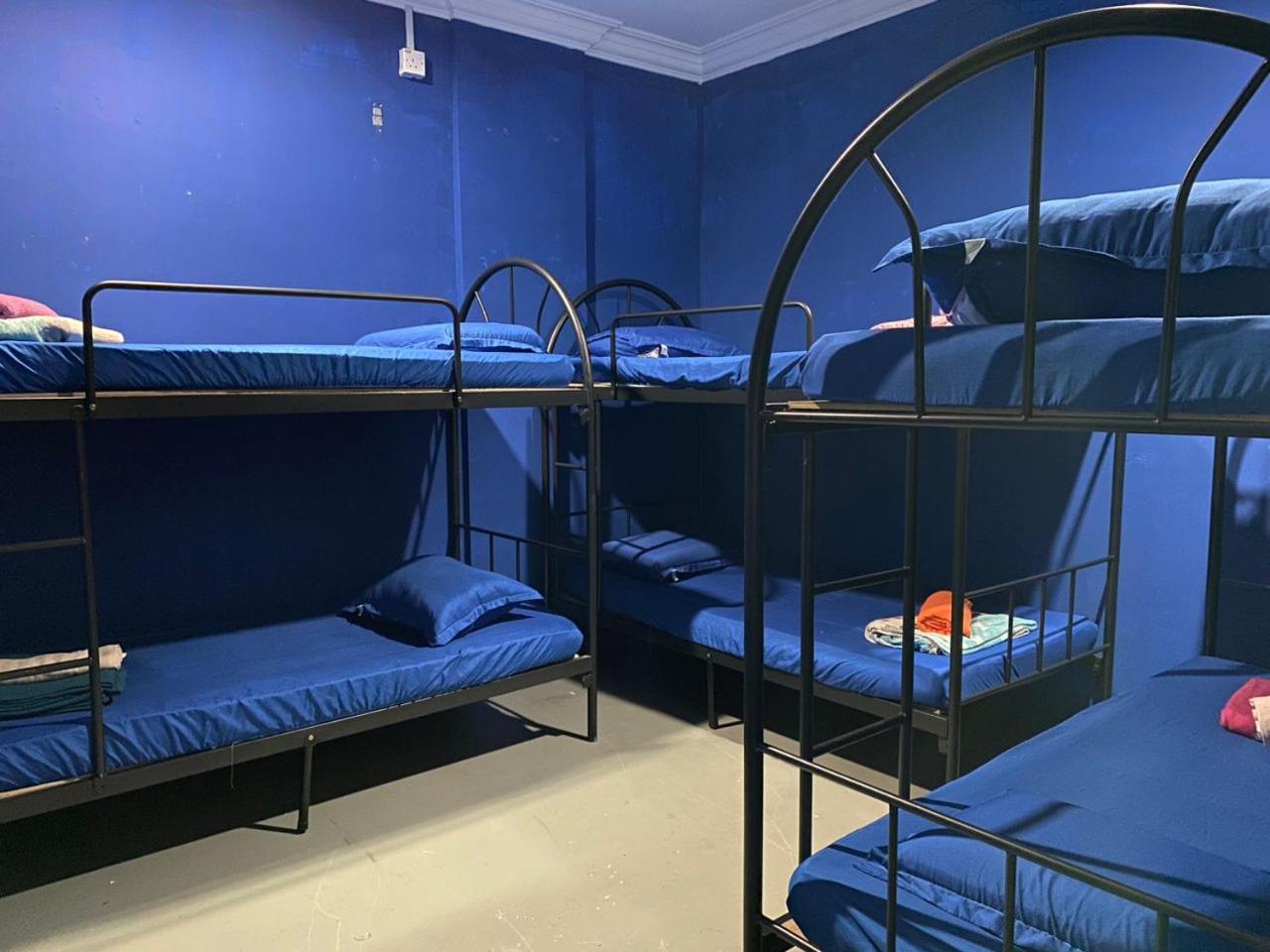 Capsule Inn Kota Kinabalu Extérieur photo