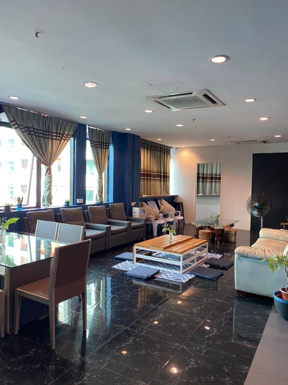 Capsule Inn Kota Kinabalu Extérieur photo
